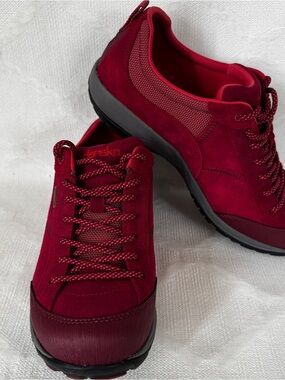 Dansko Waterproof Vibram Suede Hiking Walking Shoes Red Women's EU 37